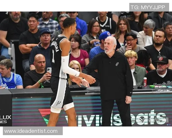 NBA马刺对阵国王精彩直播回顾与赛后分析尽在这里