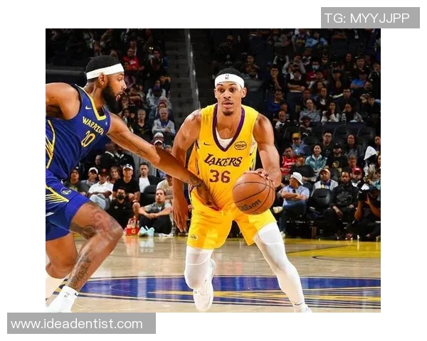 库里再献绝杀,勇士险胜湖人——关键时刻显神威! 库里再献绝杀,勇士险胜湖人——关键时刻显神威!