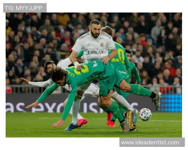 皇马与皇家社会激战在即谁能在这场对决中笑到最后