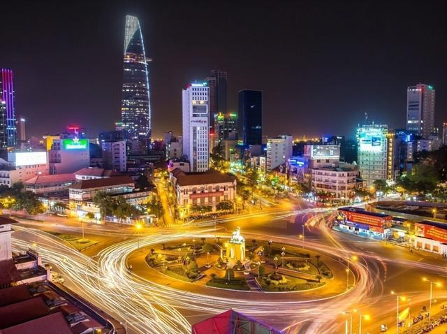 2024年如果房价继续下跌将有60%的中国家庭要面对这3大风