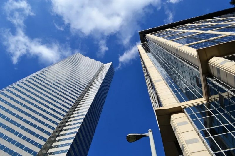 房地产销售收入下降 卧龙地产2023年净利润同比下降4725