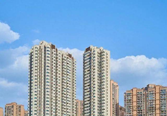 房子就是房子是民生是基础保障现在变成金融成了控制人的工具